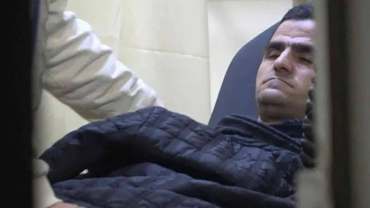 Bursa'da bir tekstil firmasında çalışan 50'den fazla işçi yemekten zehirlendi, hasta yakınları yemek şirketinin sahibine isyan etti