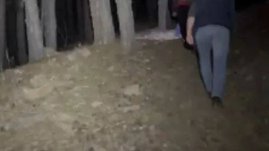 Bursa'da biri eğitmen iki paraşütçü kayalıklarda mahsur kaldı