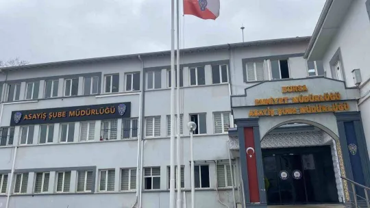 Bursa'da boşanma aşamasındaki eşini 5 kurşunla vurarak ağır yaraladı