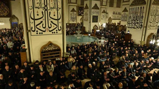 Bursa'da camilerinde kandil coşkusu