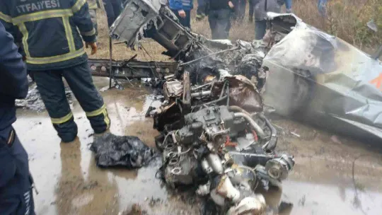 Bursa'da eğitim uçağı düştü...2 ölü