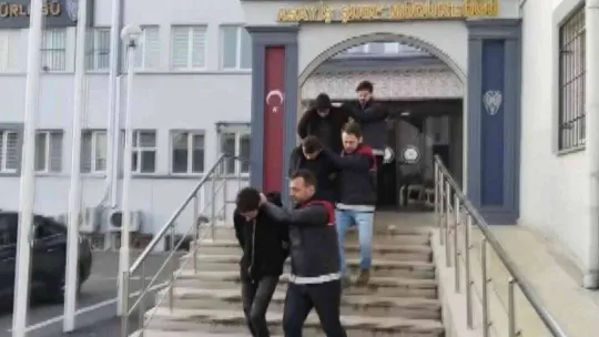 Bursa'da emanet arabayla başka arabaları çaldılar