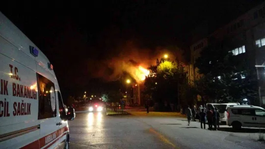 Bursa'da et deposunda korkutan yangın