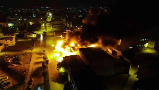 Bursa'da et deposunda korkutan yangın