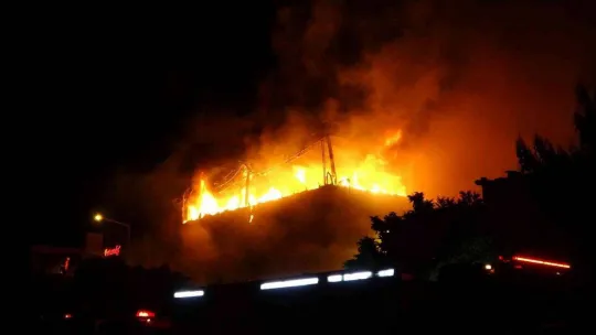 Bursa'da et deposunda korkutan yangın