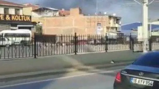 Bursa'da evin alev alev yanma anı kameralarda