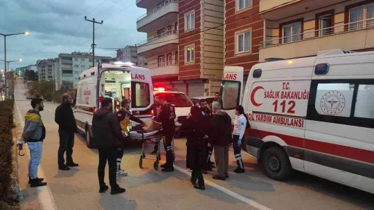 Bursa'da evini ateşe veren kadını itfaiye kurtardı
