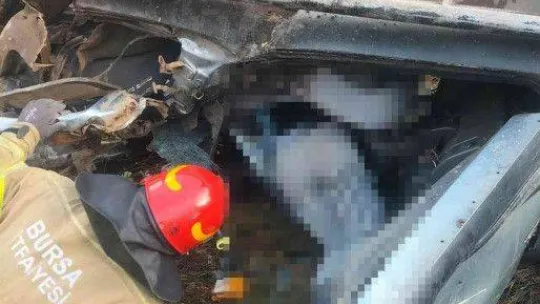 Bursa'da feci kaza: 1 ölü, 2 yaralı