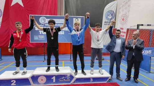 Bursa'da geleneksel Reşit Karabacak serbest güreş turnuvası yapıldı