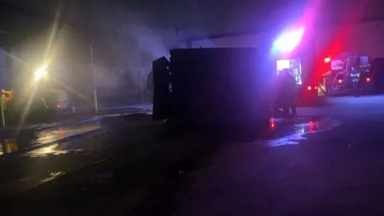 Bursa'da geri dönüşüm deposunda korkutan yangın