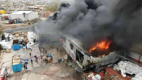 Bursa'da geri dönüşüm tesisinde başlayan yangın kontrol altına alındı