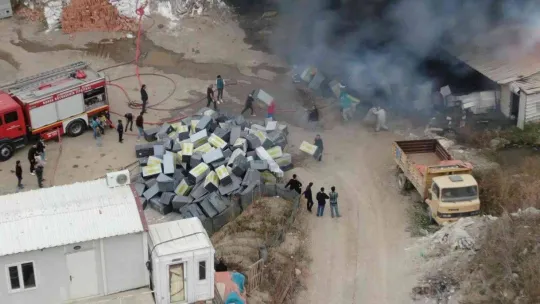Bursa'da geri dönüşüm tesisinde başlayan yangın kontrol altına alındı