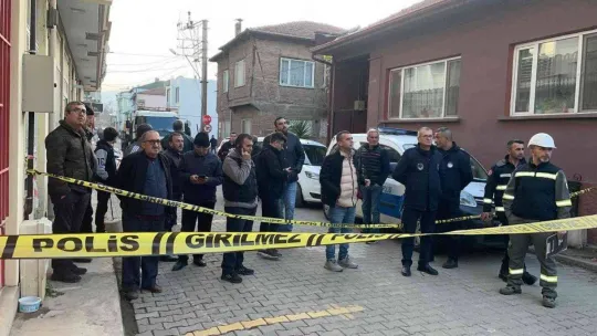Bursa'da hareketli saatler...Çökme tehlikesi olan 4 katlı  bina boşaltıldı