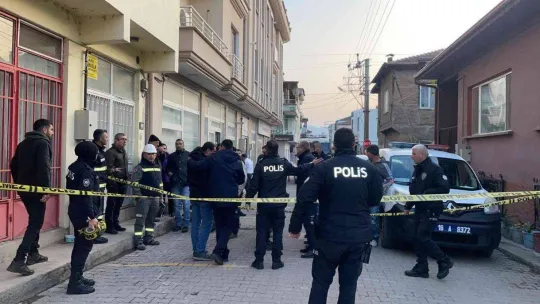 Bursa'da hareketli saatler...Çökme tehlikesi olan 4 katlı  bina boşaltıldı