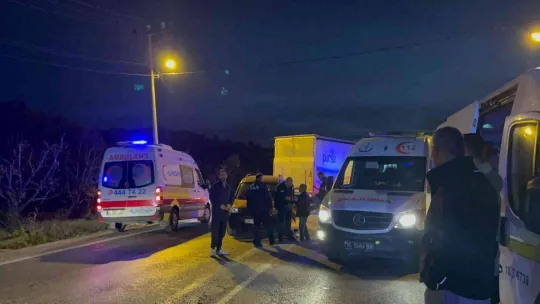 Bursa'da işçi servisi kaza yaptı: 7 yaralı