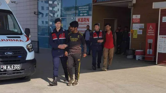 Bursa'da kaçak 10 göçmen yakalandı
