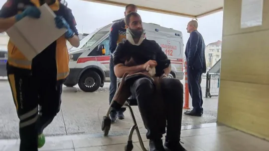 Bursa'da kamyonet ile otomobilin çarpıştığı kaza kamerada
