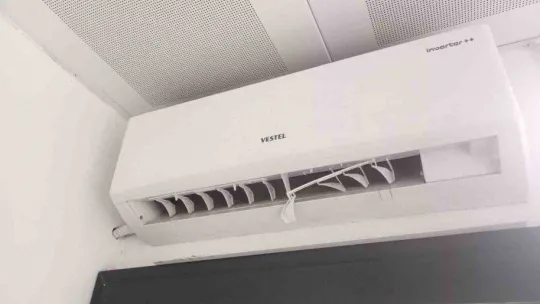 Bursa'da kapalı otobüs duraklarına çirkin saldırı