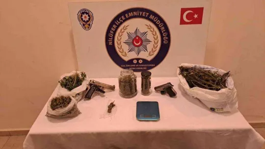 Bursa'da kenevir tarlasına dönen eve baskın