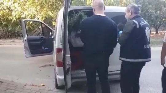 Bursa'da kenevir tarlasına dönen eve baskın