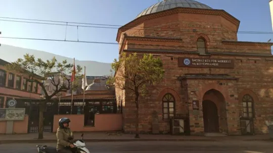 Bursa'da kültür merkezinden 160 bin liralık kurşun kaplama çaldılar