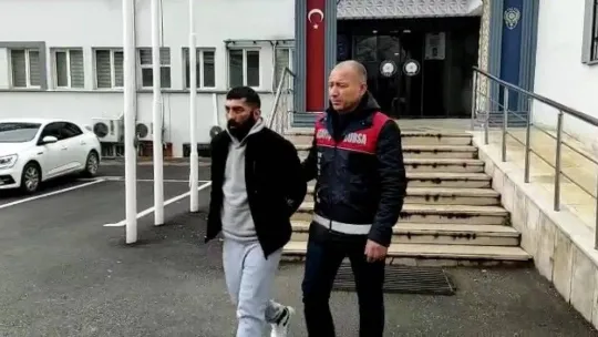Bursa'da lüks araçların farlarını çalan şüpheli kıskıvrak yakalandı