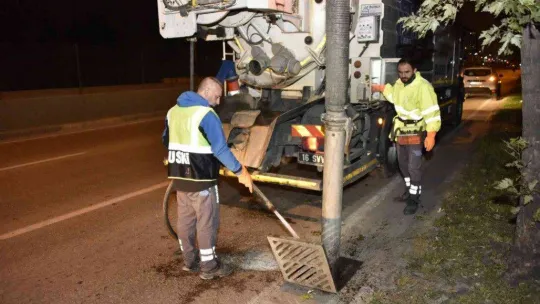 Bursa'da mazgallar gece temizleniyor