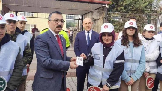 Bursa'da okul önlerinde kurallara uymayan sürücülere bu ekip ceza yazacak