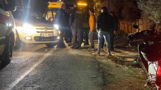 Bursa'da otomobille çarpışan motosikletteki kurye yaralandı