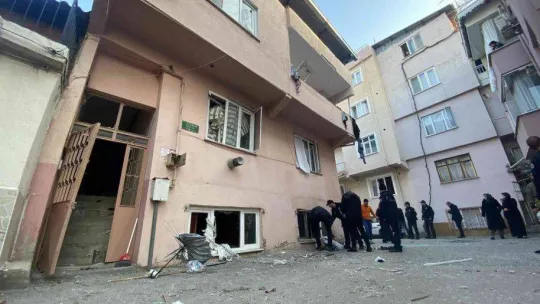 Bursa'da patlama sonucu sokak savaş alanına döndü