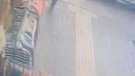 Bursa'da pes dedirten hırsızlık...Eşofman çalarak kayıplara karıştı