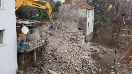 Bursa'da riskli yapılar ortadan kaldırılıyor