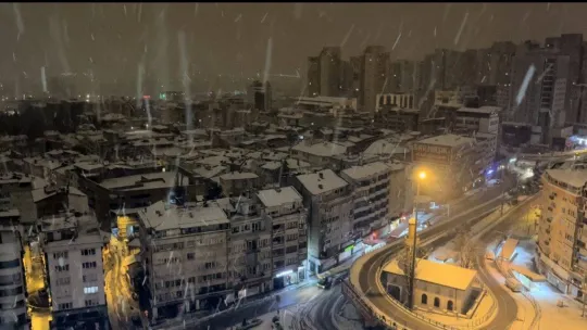 Bursa'da şiddetli kar yağışı etkisini gösterdi