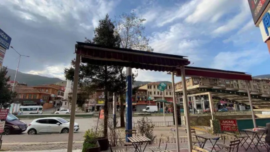 Bursa'da şiddetli lodos hayatı olumsuz etkiliyor