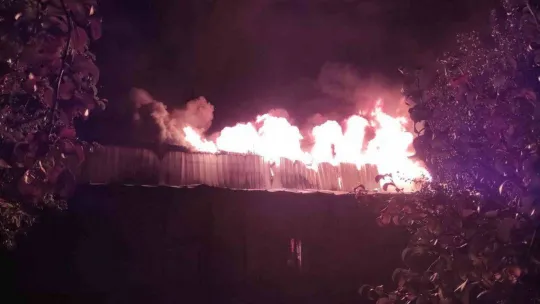 Bursa'da soğuk hava deposunda büyük yangın