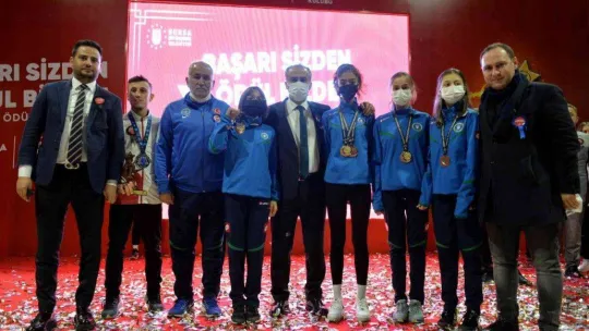 Bursa'da sporun yıldızlarına ödül yağmuru