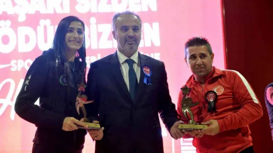 Bursa'da sporun yıldızlarına ödül yağmuru