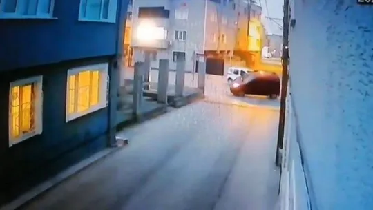 Bursa'da trafik kazaları kameralara yansıdı