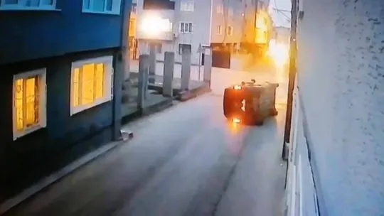 Bursa'da trafik kazaları kameralara yansıdı