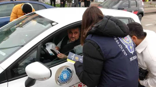 Bursa'da trafolar 'Susmak Şiddeti Gölgeler' sözleriyle boyanarak farkındalık oluşturuldu
