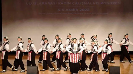 Bursa'da Türk kadınına uluslararası bakış