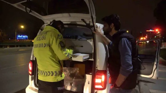 Bursa'da uygulama noktasına takılan alkollü sürücü: 'Beni öldürün, ceza yazın ama bir sigara verin'