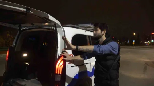 Bursa'da uygulama noktasına takılan alkollü sürücü: 'Beni öldürün, ceza yazın ama bir sigara verin'