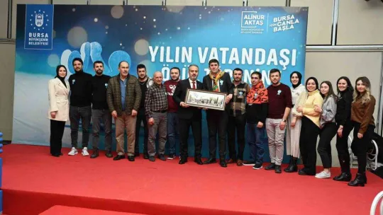 Bursa'da yılın vatandaşı öğretmenler oldu