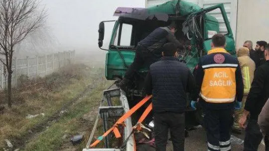 Bursa'da yoğun sis nedeniyle 9 farklı noktada 22 araç kaza yaptı: 6 yaralı