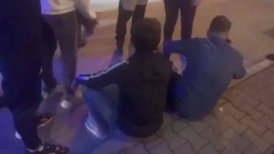 Bursa'da yol verme meselesi yüzünden tartıştığı kişiyi bıçaklayarak kaçtı