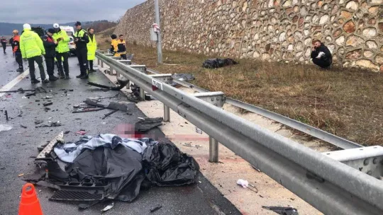 Bursa'da zincirleme trafik kazası: 4 ölü, 7 yaralı