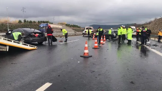 Bursa'da zincirleme trafik kazası: 4 ölü, 7 yaralı