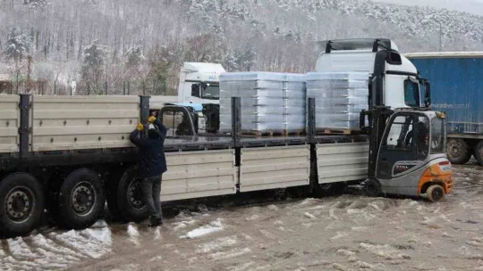 Bursa'dan Gaziantep'e erzak yardımı