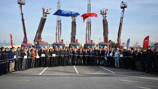 Bursa itfaiyesi yeni araçlarla güçleniyor